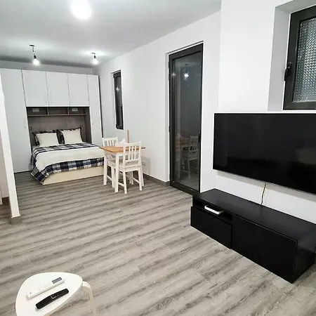 Studio Apartment *